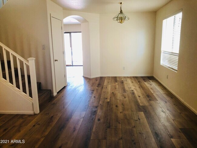 Photo - 2528 W Straight Arrow Ln