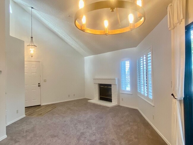 Photo - Pleasanton Townhouse, 2 Bed 2 Bath Upstairs End Unit, Private Patio, 2 parking spots, Close to do...