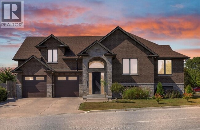 Photo - 498 Sacred Heart Dr