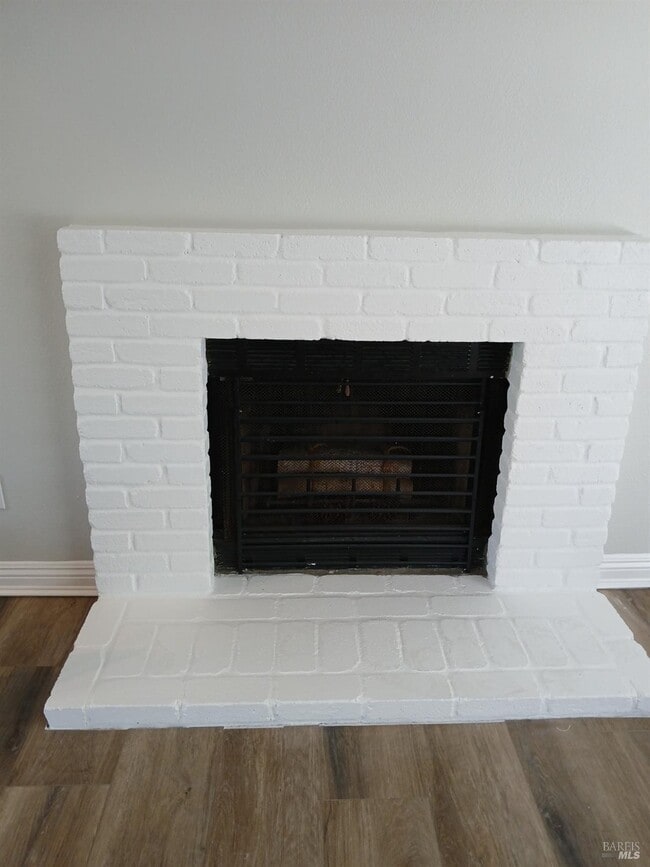 Building Photo - 381 Wall Pl