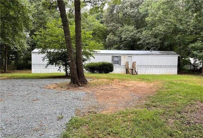 Photo - 3 Bedroom/2 Bathroom Home on 1 Acre of Land