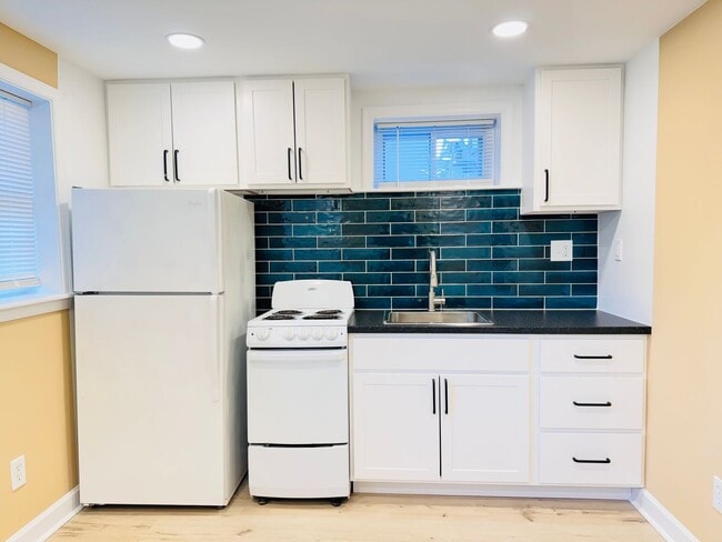 Building Photo - 816 Greenwood Cir Unit 6 Rental