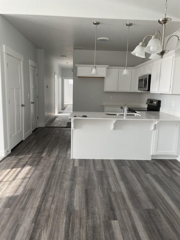 Photo - 302 W 435 N