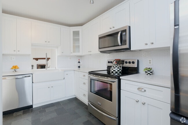 Building Photo - 1641 S Barton St Rental
