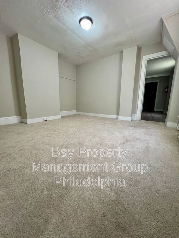 Photo - 613 Walnut St