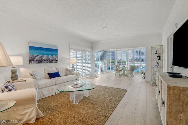 Photo - 205 Park Shore Dr Unidad 4-443