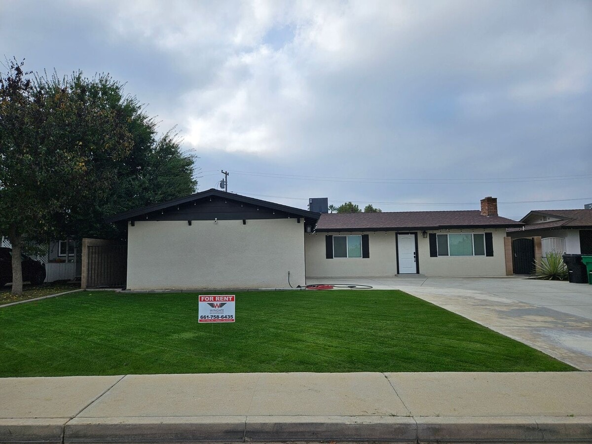 Photo - 1124 State Ave