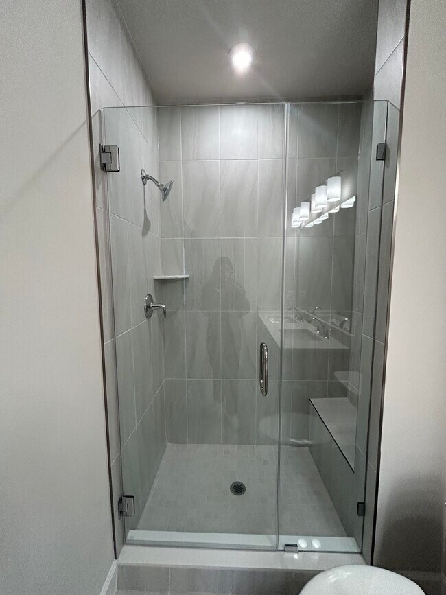 Photo - 3503 Carnaby St