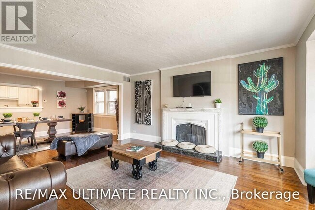 Photo - 470 Oriole Pkwy