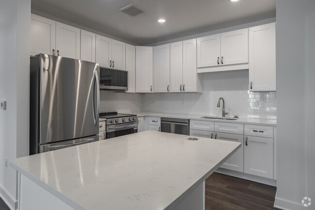 2BR, 2BA - 925SF - Kitchen - Nonesuch River Apartments
