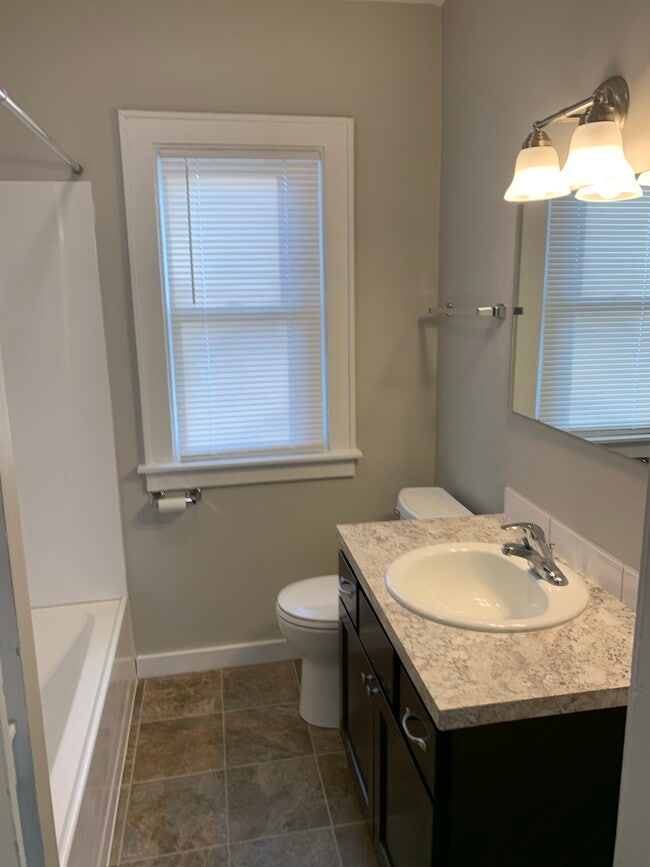 Photo - 517 Brenner St NE