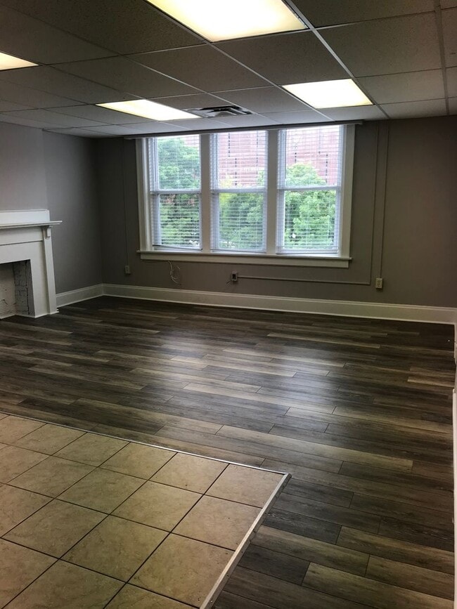 Photo - 1988 N High St Unidad 1988 1/2