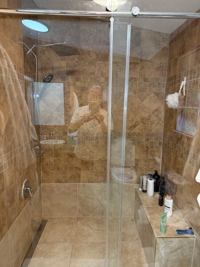 Photo - 4541 Collett Ave