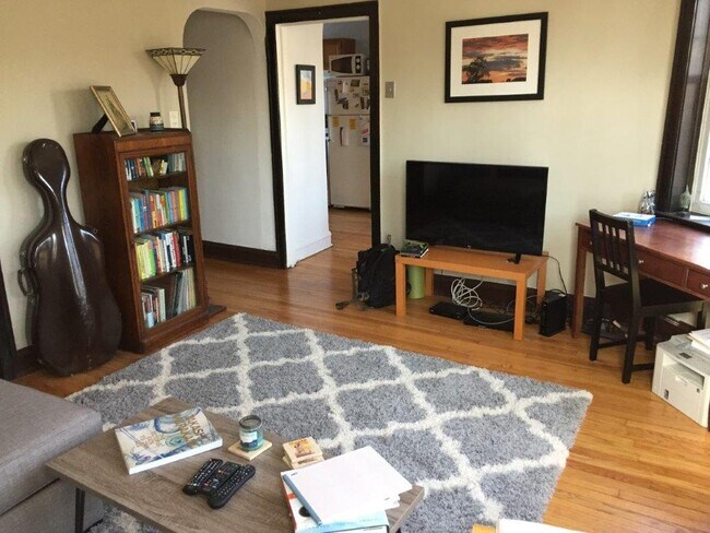 Photo - 2520 N Sawyer Ave Unit 3C