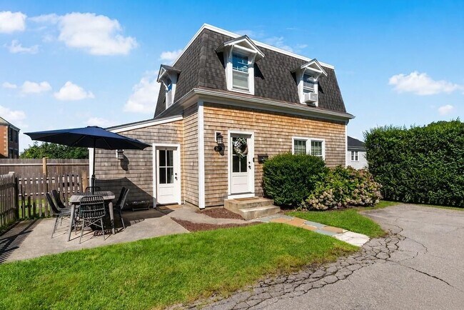 Photo - 147 Evarts St