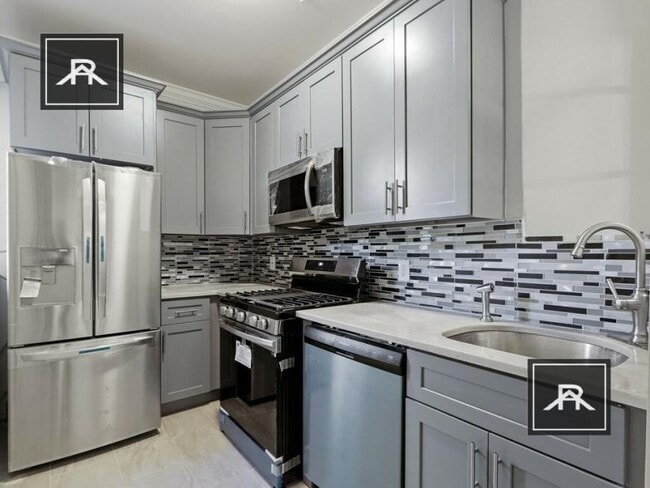 Building Photo - 4 bedroom in Brookline MA 02446 Unit 1