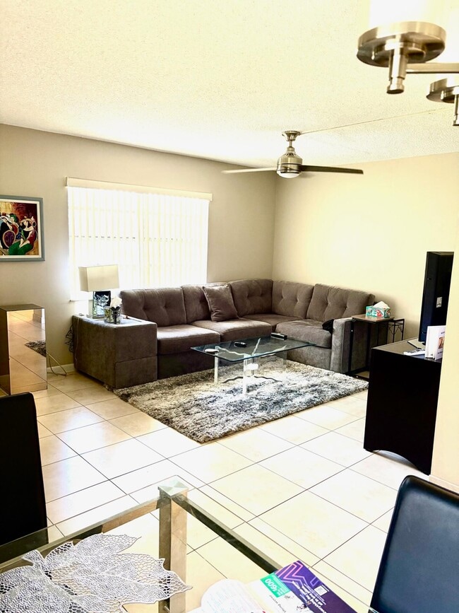 Photo - 591 Normandy Ln