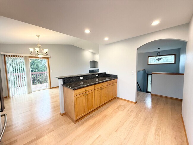 Photo - Spacious 5BR / 3BA Beacon Hill Home – 2,210 SF – $3900 – Pets OK