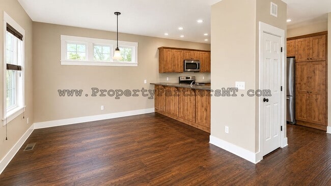 Photo - *** Beautiful *** 3 Bed 2 Bath house in Alder Creek