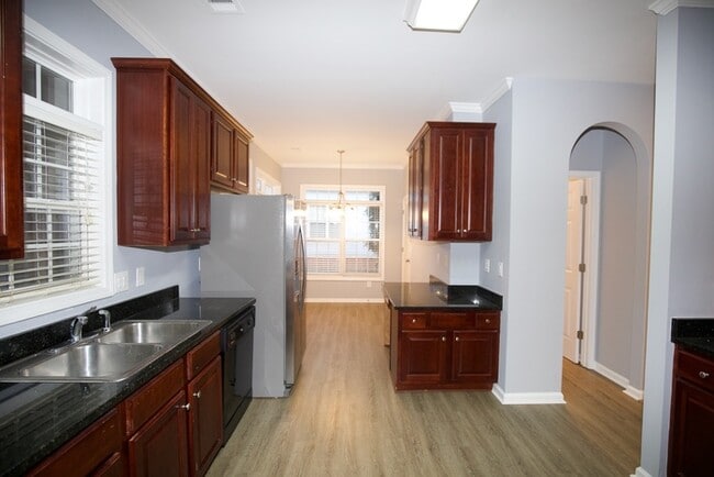 Photo - 7897 The Lakes Point