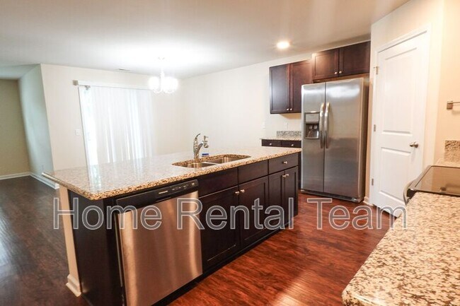 Photo - 44 Hawkhorn Ct