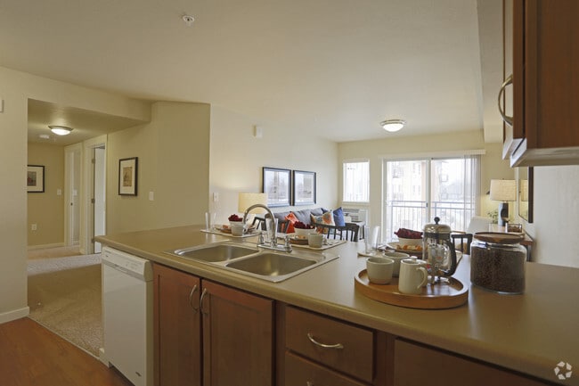 2BR, 1BA -794 - 822 SF