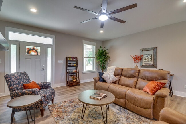 Photo - 5034 Burnley Rd Unidad ID1385735P