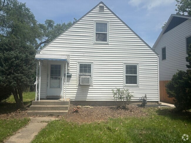 Building Photo - 825 McKinnie Ave Rental