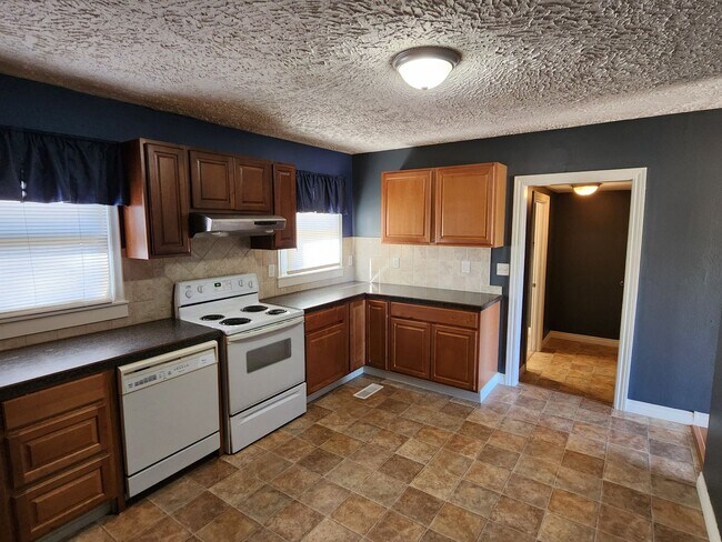 Photo - 318 W Feather Pl