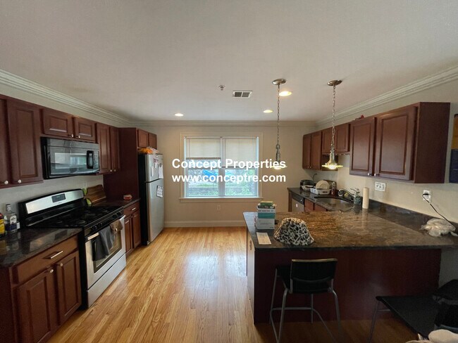 Photo - 16 Notre Dame St Unit 2