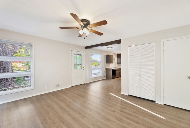 Photo - 6020 N East Park View St