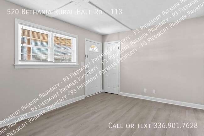 Building Photo - 520 Bethania-Rural Hall Rd Unit 113