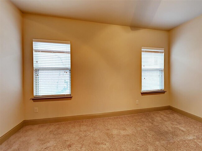 Photo - 5723 Headquarters Dr