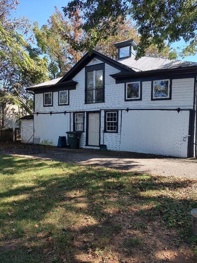 Photo - 232 Richfield Ave Unit Carriage House