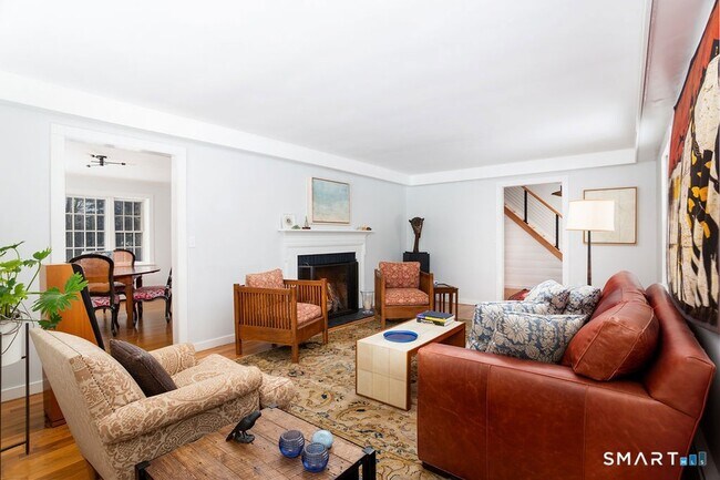 Photo - 5 Tall Trees Dr