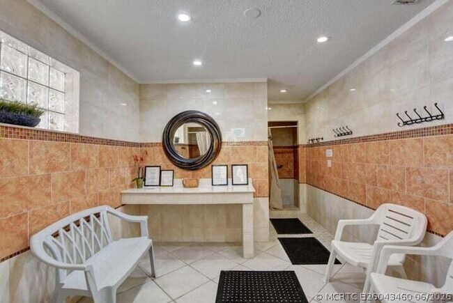 Photo - 2616 Garden Dr N Unit 204