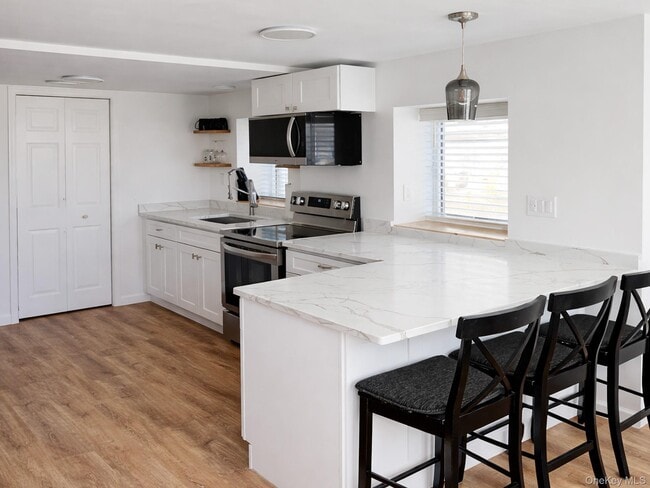 Photo - 63 Lake Trail