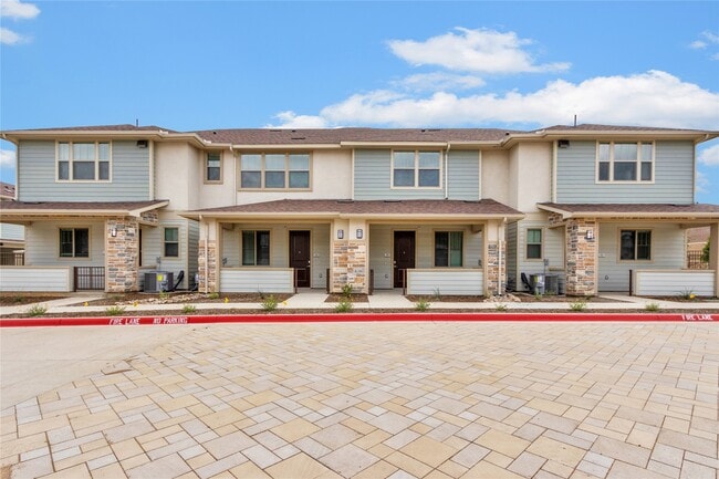 Building Photo - 5900 U.S. 287 Frontage Rd Rental