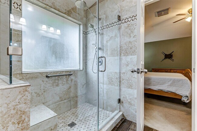 Photo - 6303 Applewood Forest Dr