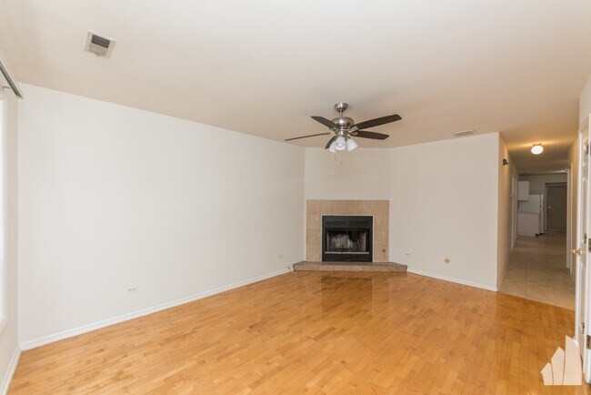 Photo - 845 N Hoyne Ave Apartments Unit 2
