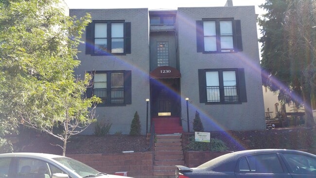 Building Photo - Charming Cap Hill 1 Bedroom w/ Claw Foot Tub Unit Apt 5