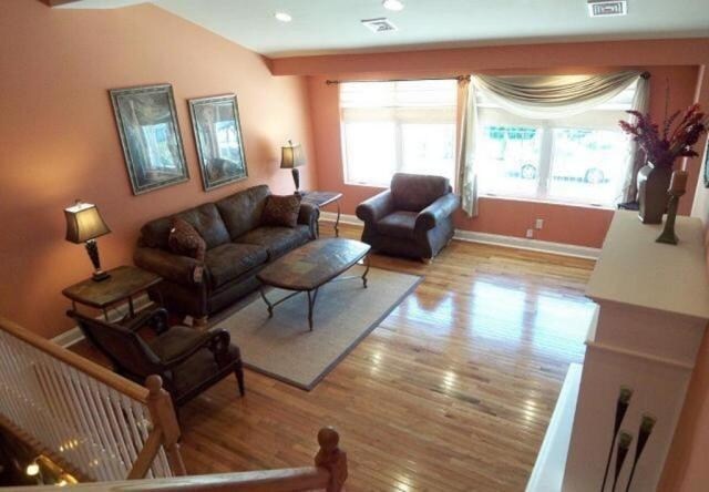 Photo - 703-713 Green Ridge St