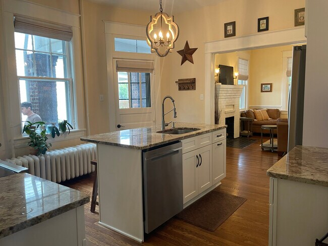 Photo - 617 Allison Ave SW Unit 1