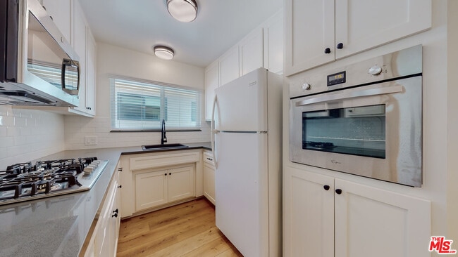 1833 Manning Ave Unit 7