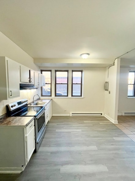 Photo - 2700 S Hamlin Ave