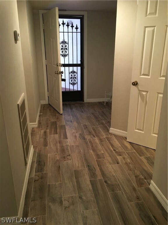 11921 Seabreeze Cove Ln Condo Unit 107 Condo for Rent in Fort Myers