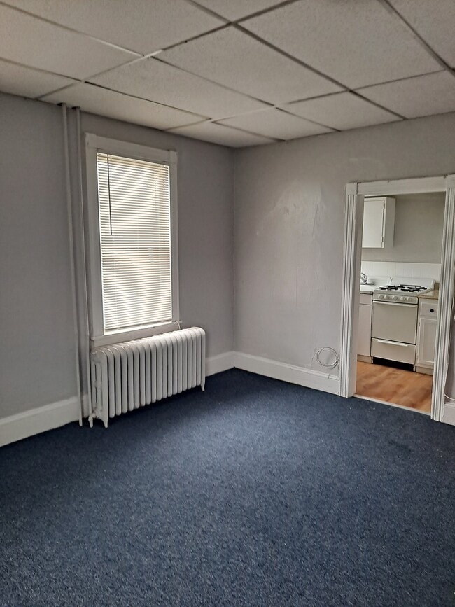 Building Photo - 851 10th Ave Unit 3 Rental