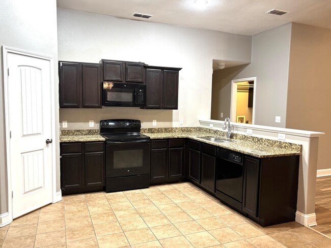 Photo - 5534 111th St