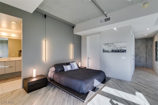 Photo - 353 E Bonneville Ave Unit 816