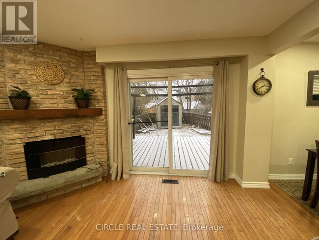 Photo - 35 Fanshawe Dr